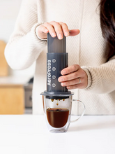 Cargar imagen en el visor de la galería, AeroPress - Coffee Maker Cafetera Portátil